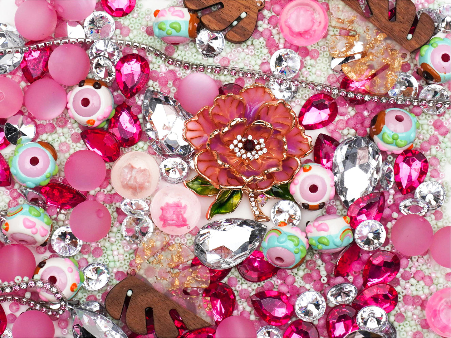 JP0555.ラグジュアリー：カピバラのバラ日和