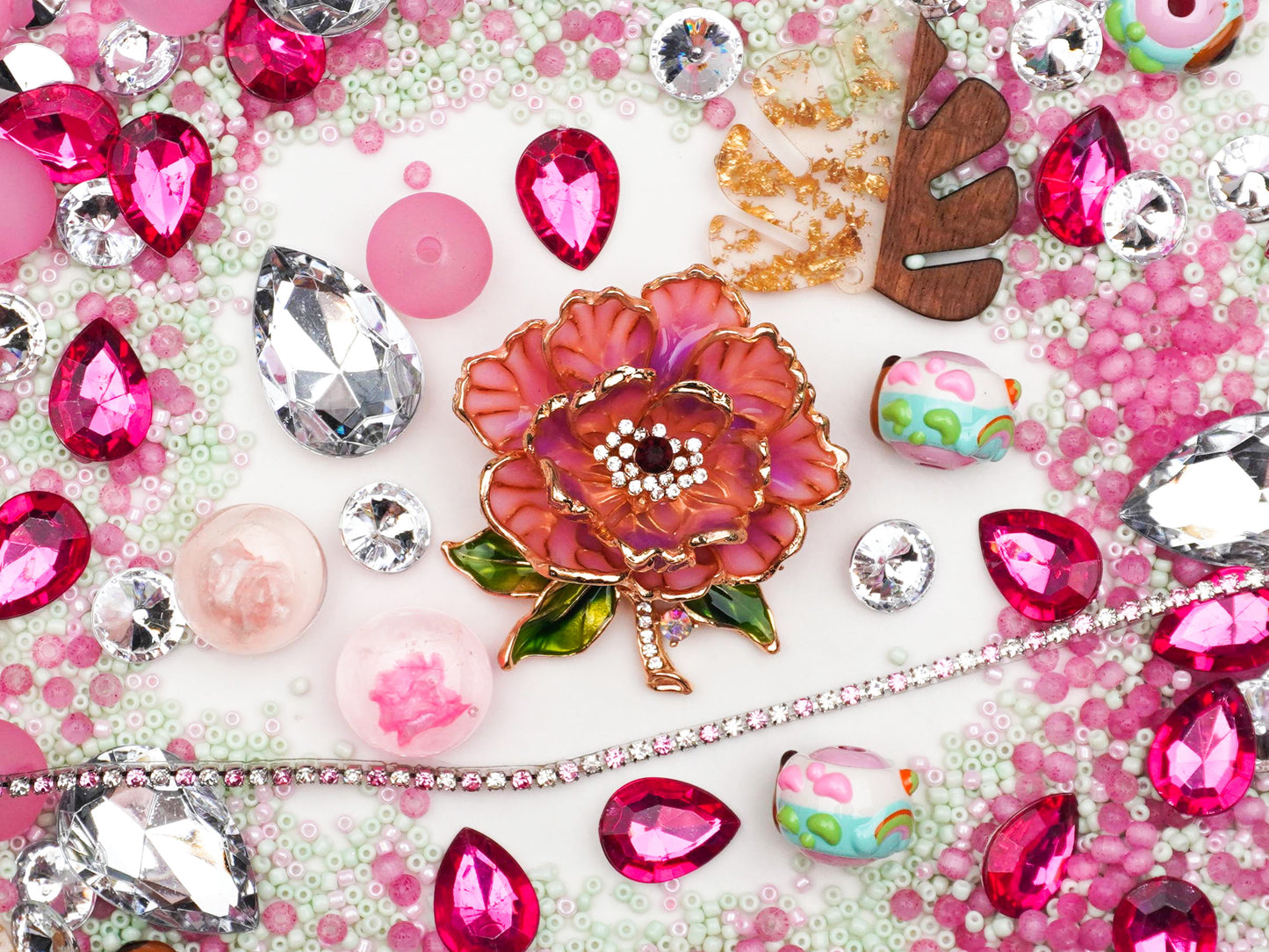 JP0555.ラグジュアリー：カピバラのバラ日和